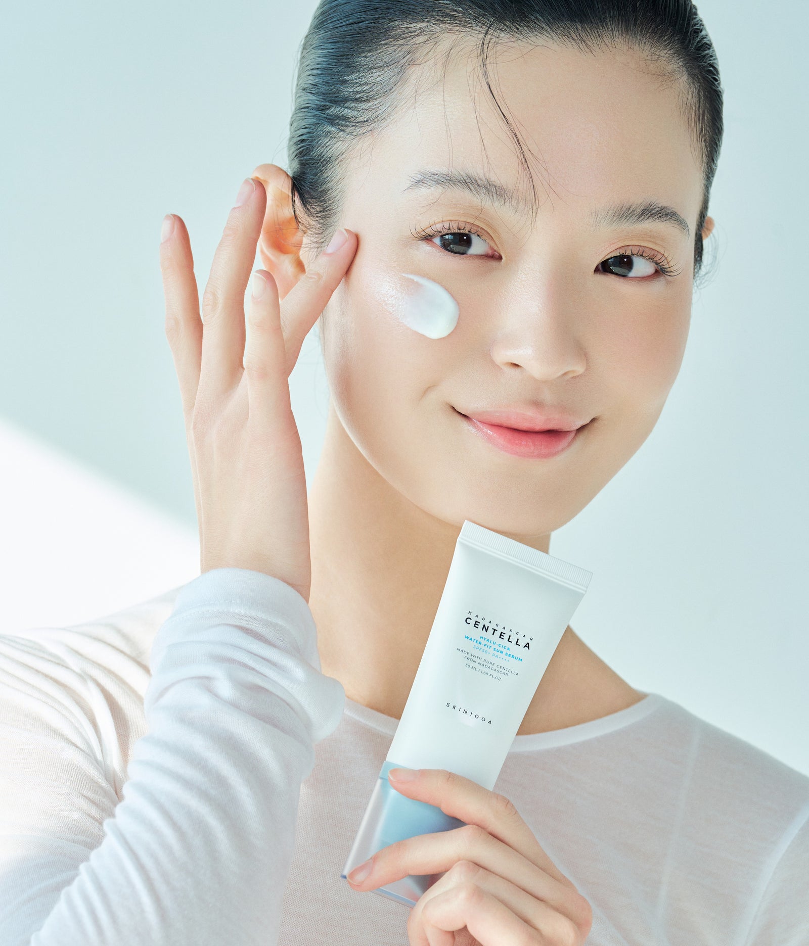 Madagascar Centella Hyalu-Cica Sun Serum