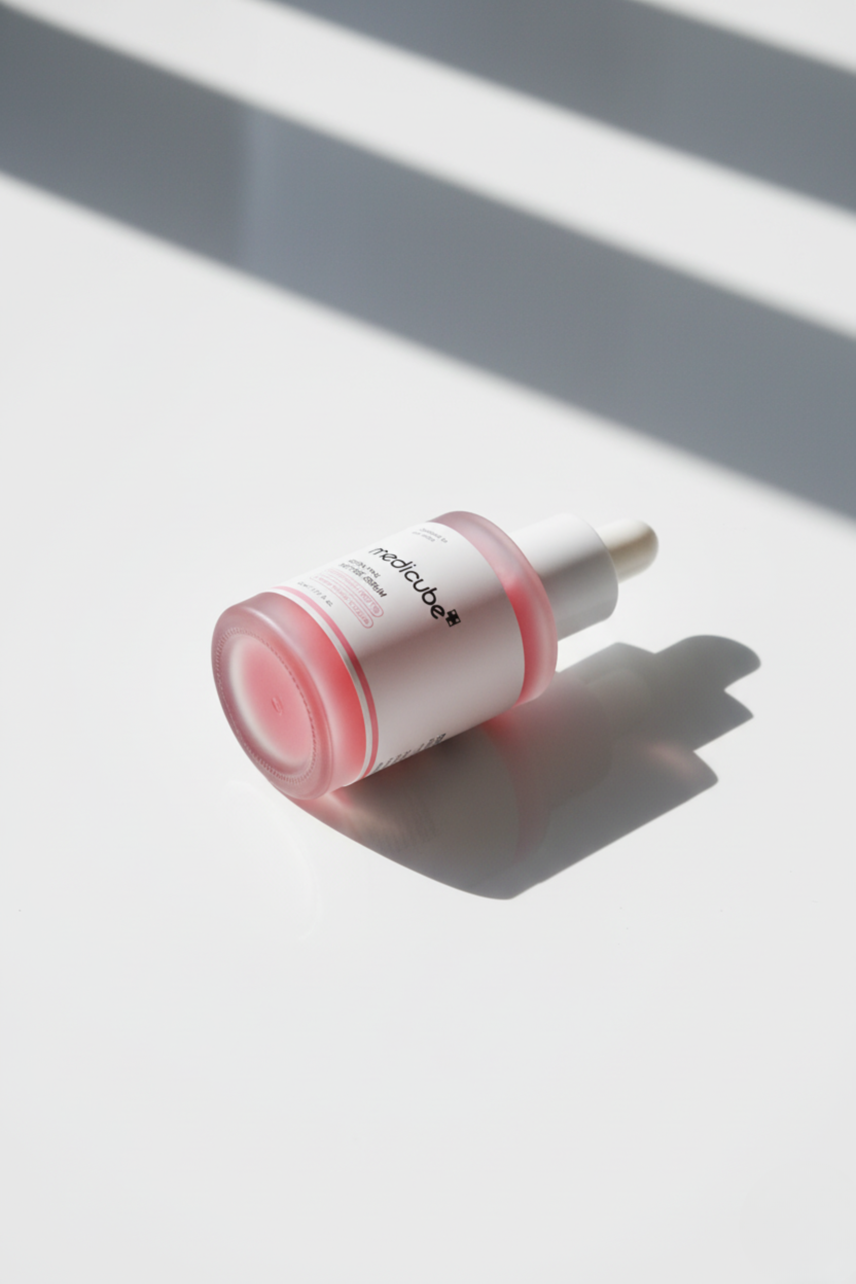 MEDICUBE – Pink Peptide PDRN Serum 30ml - Sérum aux peptides rosés PDRN