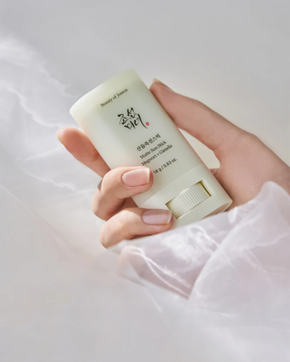 Matte Sun Stick : Mugwort + Camellia 18g