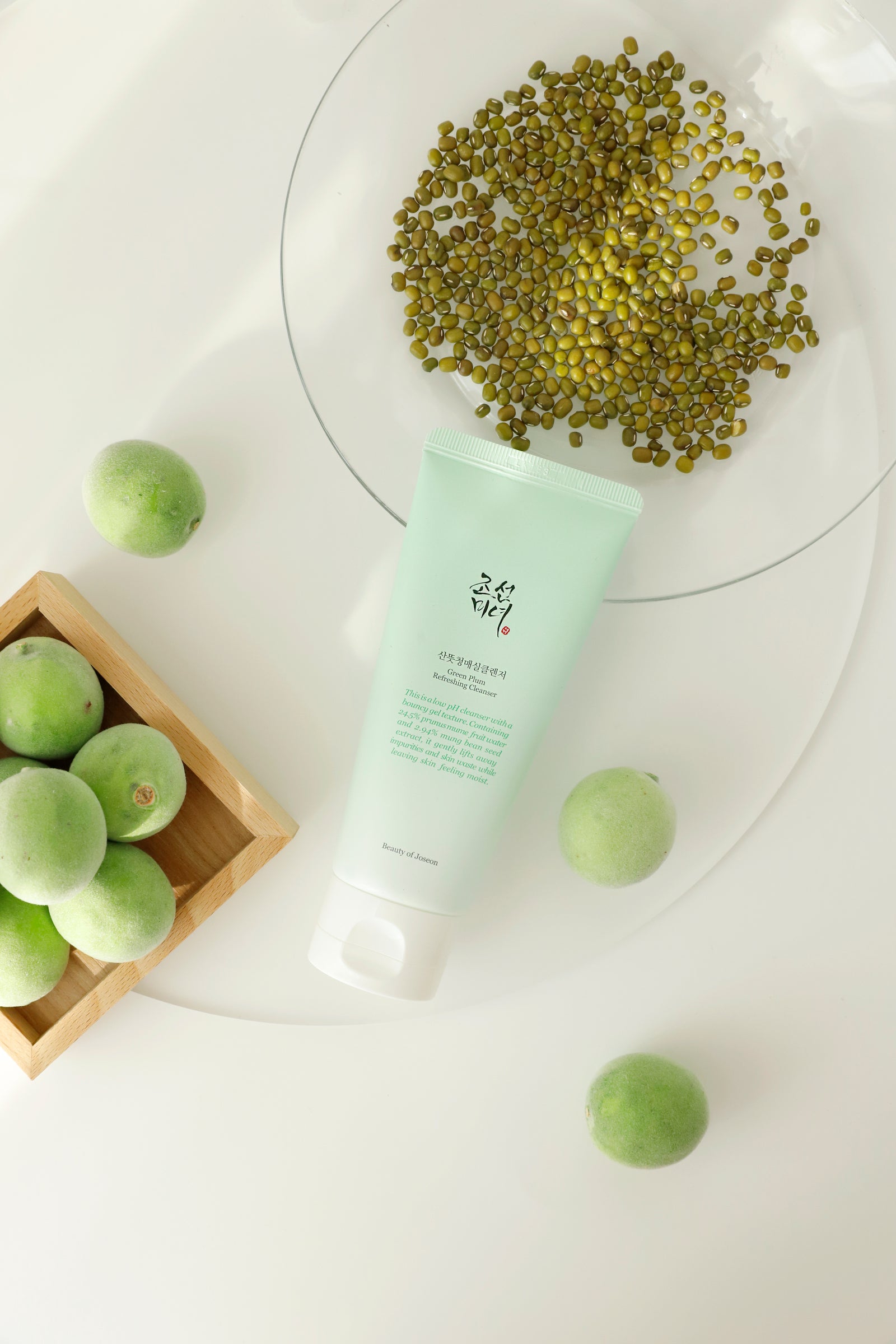 Green Plum Refreshing Cleanser
